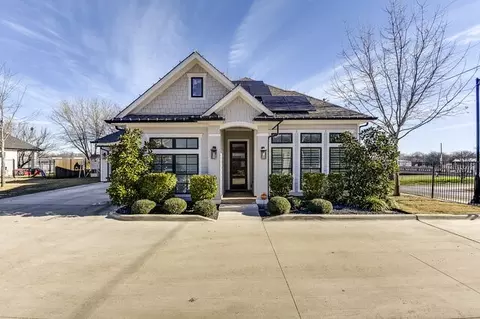 300 Haley Dr, Waxahachie, TX 75165