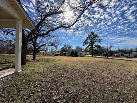 1002 E Milton, Comanche, TX 76442 photo 10