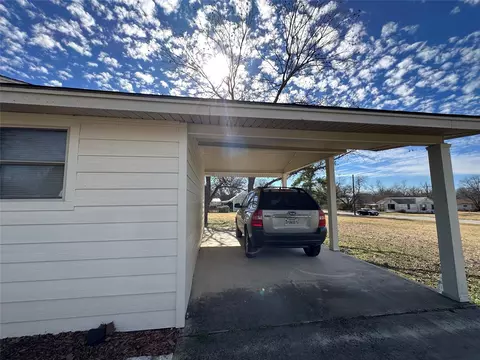 1002 E Milton, Comanche, TX 76442 photo 9