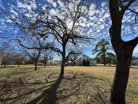 1002 E Milton, Comanche, TX 76442 photo 22
