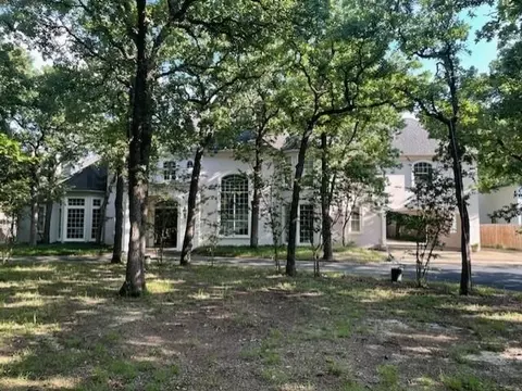 1228 W Grauwyler Rd, Irving, TX 75061