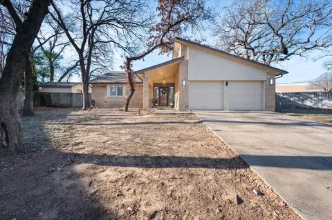 4120 Shamrock Dr, Arlington, TX 76016