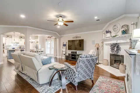 1400 Thomas Ave, Crowley, TX 76036 photo 6