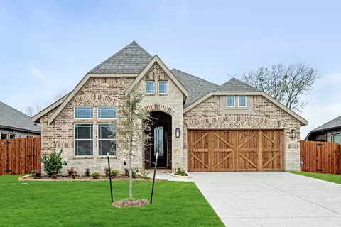 1313 Wrenwood Ct, Red Oak, TX 75154
