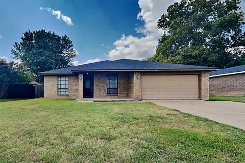 2925 Beachtree Ln, Bedford, TX 76021