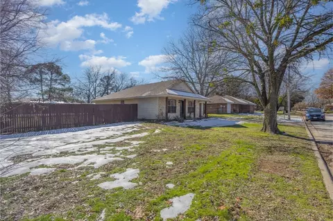 617 E Jacob St, Pilot Point, TX 76258 photo 3