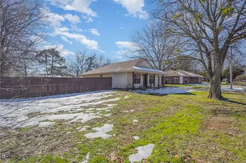 617 E Jacob St, Pilot Point, TX 76258 photo 4