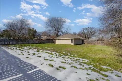 617 E Jacob St, Pilot Point, TX 76258 photo 29