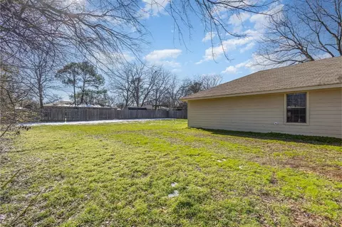 617 E Jacob St, Pilot Point, TX 76258 photo 27