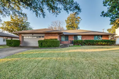 1549 Nantuckett Dr, Dallas, TX 75224
