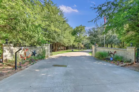 297 Cemetery Rd, Pottsboro, TX 75076