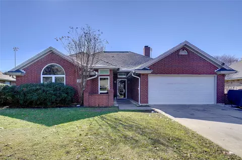 1429 Strickland Dr, Crowley, TX 76036