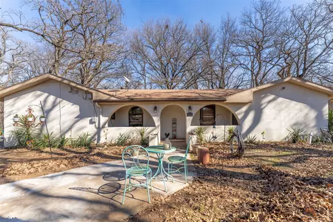 516 N Dick Price Rd, Kennedale, TX 76060