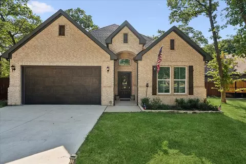 207 Richard Ln, Azle, TX 76020