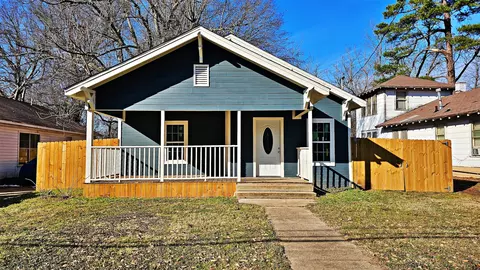 216 20th St SE, Paris, TX 75460