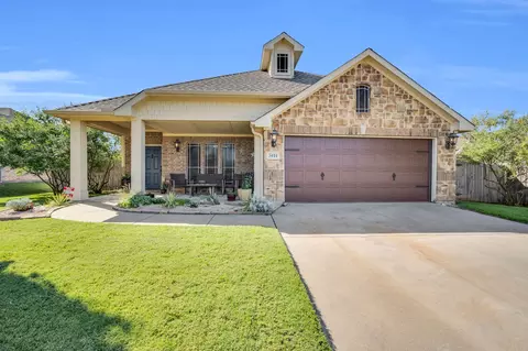5414 Red Rose Trl, Midlothian, TX 76065