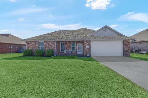 709 Dixie Ln, Whitewright, TX 75491