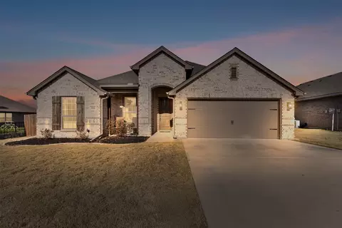 333 Paloma St, Weatherford, TX 76087