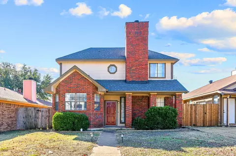 1120 Southpointe Dr, Desoto, TX 75115