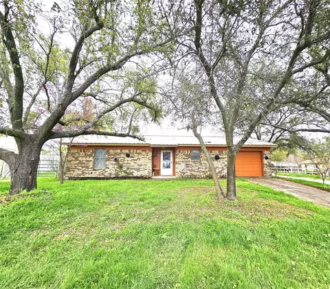 6941 Ireland Dr, Brownwood, TX 76801