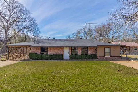 151 Summer Ln, Mabank, TX 75156