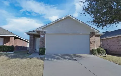 8924 Quarry Ridge Trl, Fort Worth, TX 76244
