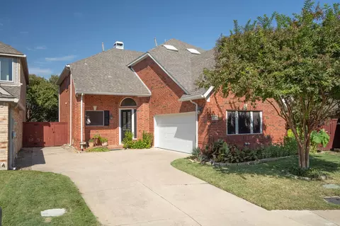 215 Edgestone Dr, Irving, TX 75063