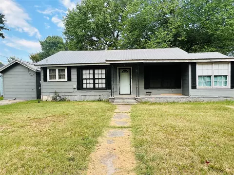 130 25th St NW, Paris, TX 75460