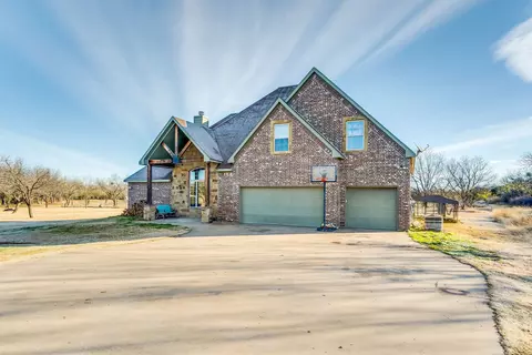 2090 River Front Ct, Stephenville, TX 76401