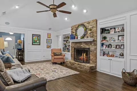 115 Juanita Ave, Wills Point, TX 75169