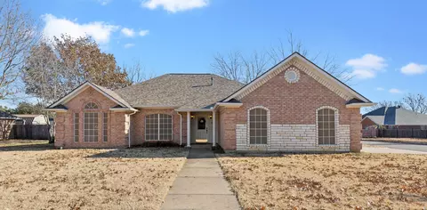 1619 Hyde Park Blvd, Cleburne, TX 76033