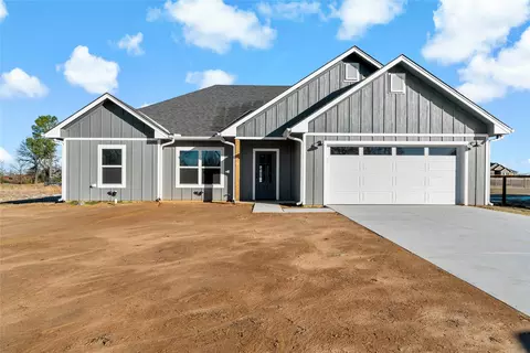 715 Daniel St, Blossom, TX 75416