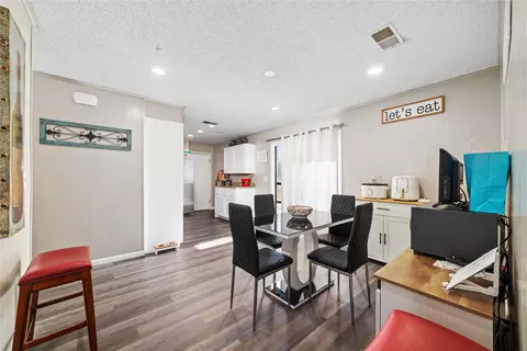 Dining - 1005 E Fitzgerald St, Bangs, TX 76823 photo 1 of 2