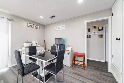 Dining - 1005 E Fitzgerald St, Bangs, TX 76823 photo 2 of 2