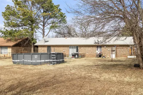 Exterior - 1005 E Fitzgerald St, Bangs, TX 76823 photo 2 of 5