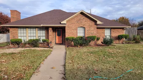 1410 Meadow Ct, Midlothian, TX 76065