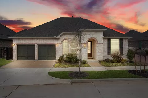 1923 Spotted Fawn Dr, Arlington, TX 76005