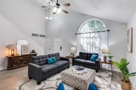 803 Highbrooke Dr, Arlington, TX 76001