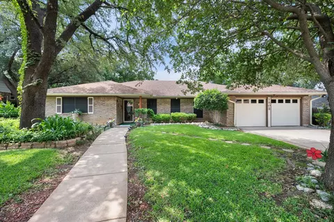 1802 Kingsborough Dr, Arlington, TX 76015