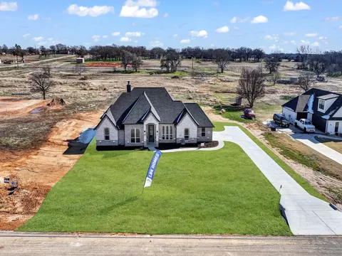 1069 Alex Dr, Springtown, TX 76082 photo 5