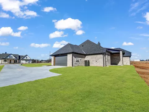 1069 Alex Dr, Springtown, TX 76082 photo 12