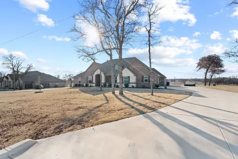 413 Zonaverde Ct, Poolville, TX 76487