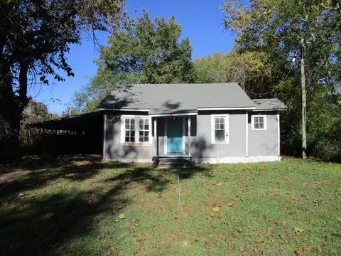 126 NW Beck St, De Kalb, TX 75559