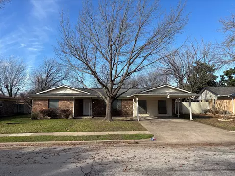 812 Ruidoso Dr, Saginaw, TX 76179