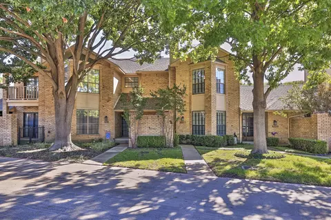 6325 Seabrook Dr, Fort Worth, TX 76132