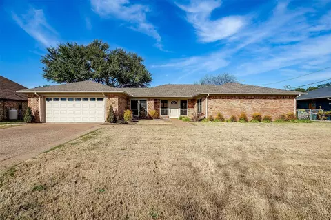 500 Tahiti Dr, Granbury, TX 76048