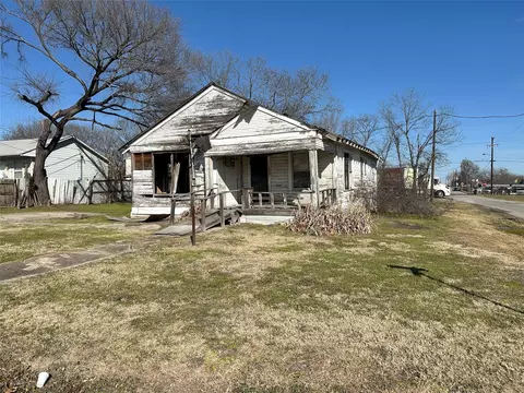 1017 S 8th St, Corsicana, TX 75110