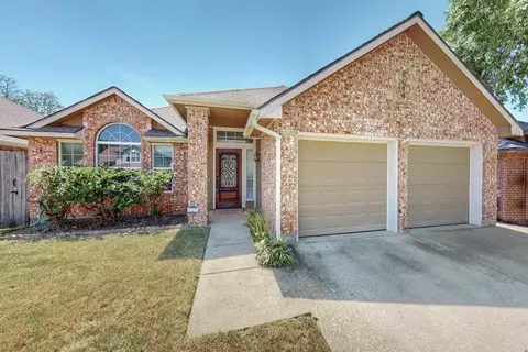 8616 Sabinas Trl, Fort Worth, TX 76118