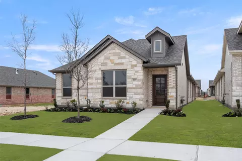 2829 Livestock Dr, Midlothian, TX 76065