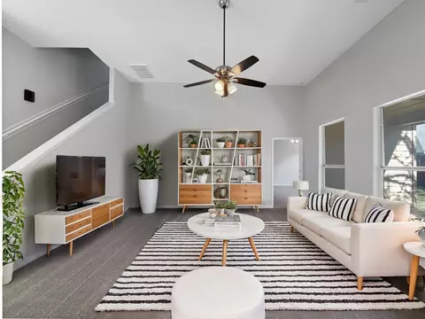 142 Springtree St, Denton, TX 76209 photo 2